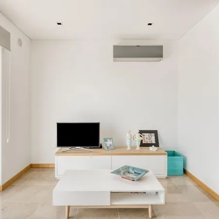 Modern Holiday Home In Salir Do Porto With Swimming Pool Salir de Porto Room photo