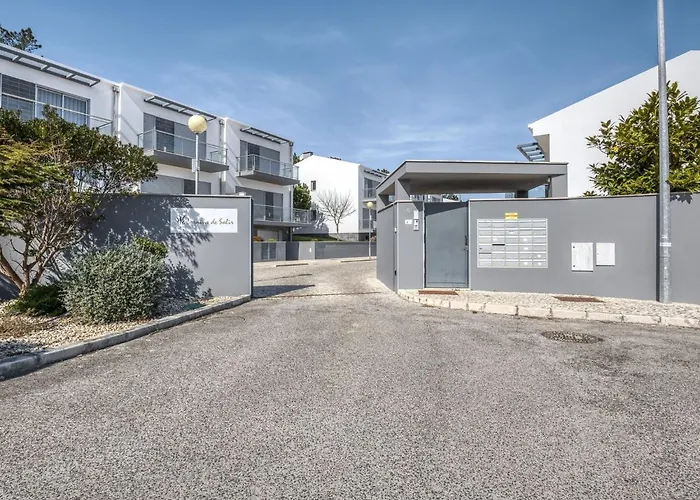 Modern Holiday Home In Salir Do Porto With Swimming Pool