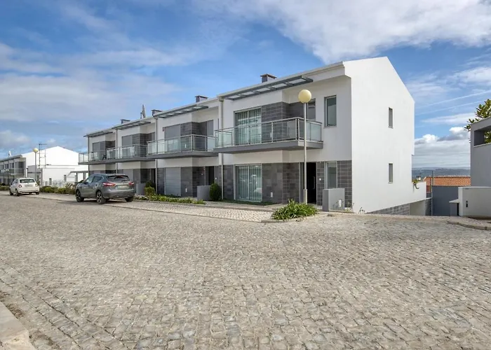Modern Holiday Home In Salir Do Porto With Swimming Pool
