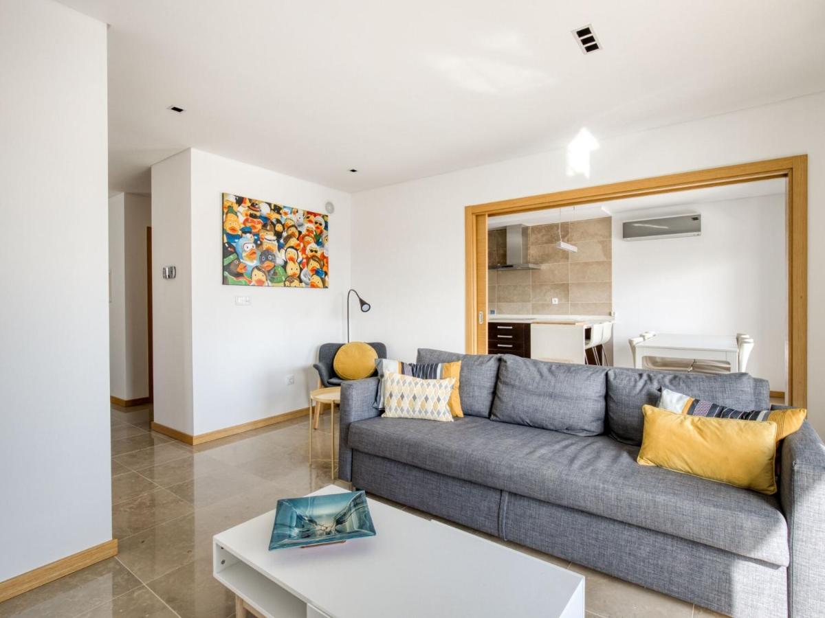 Hébergement de vacances Modern In Salir Do Porto With Swimming Pool