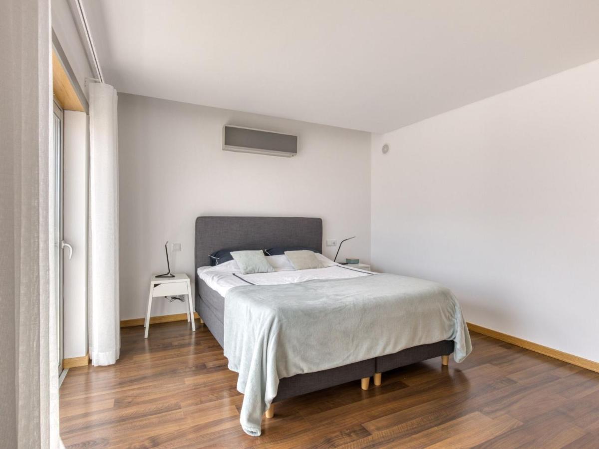 Modern In Salir Do Porto With Swimming Pool Hébergement de vacances
