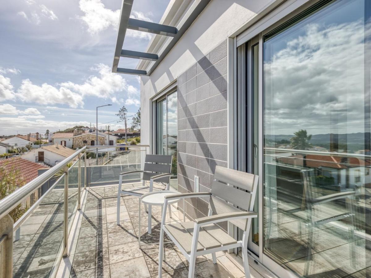 Modern In Salir Do Porto With Swimming Pool Hébergement de vacances *
