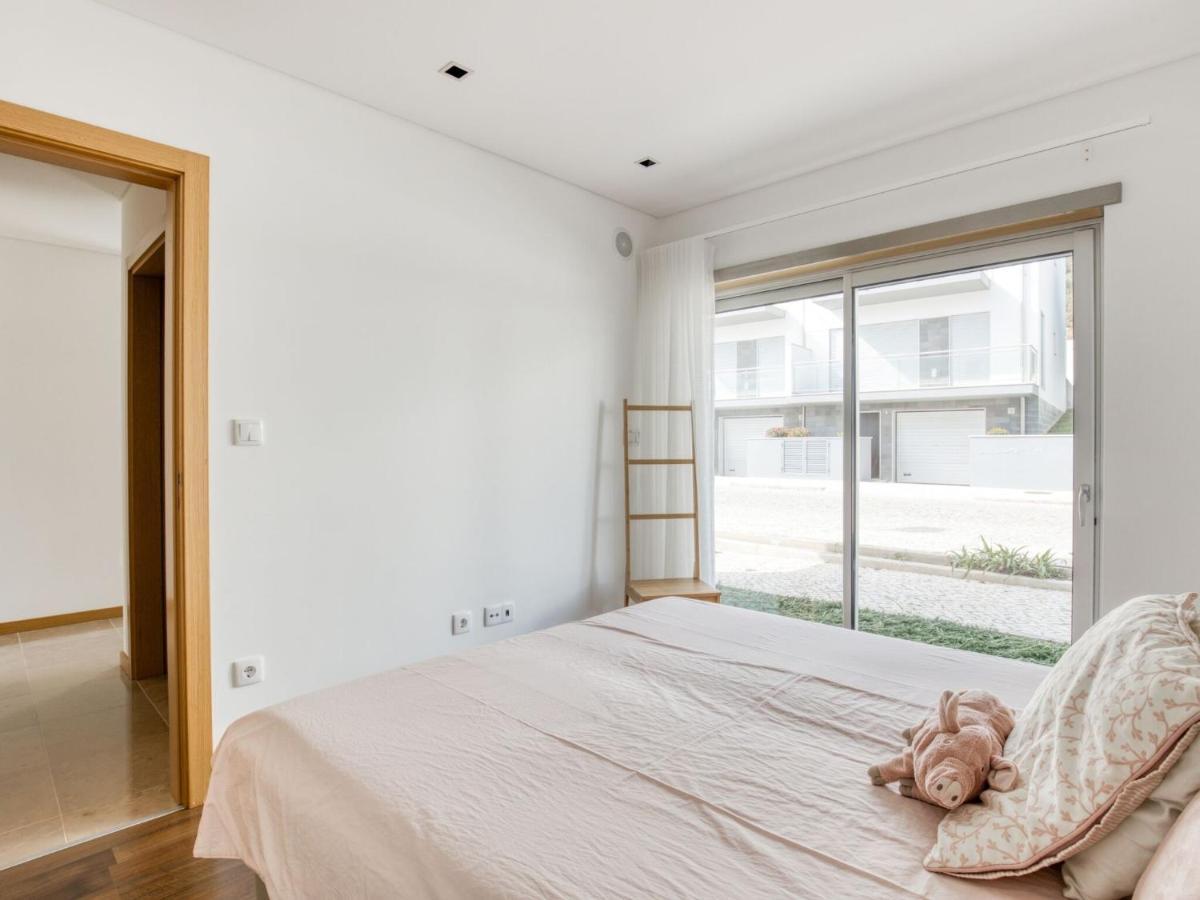 Modern In Salir Do Porto With Swimming Pool Hébergement de vacances